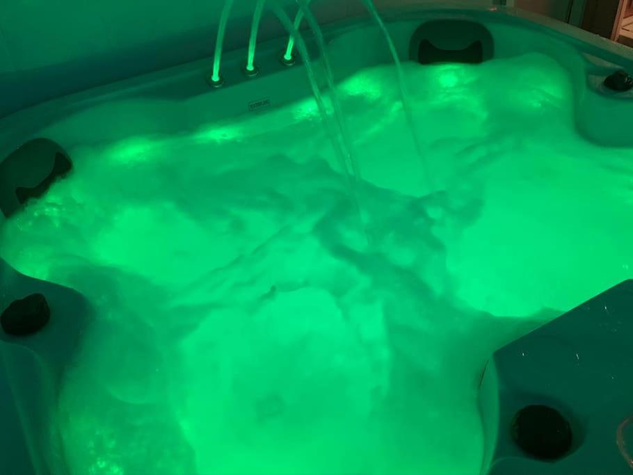 Perfect Couple Retreat To Unwind&Relax With Hottub Leilighet Peacehaven Eksteriør bilde