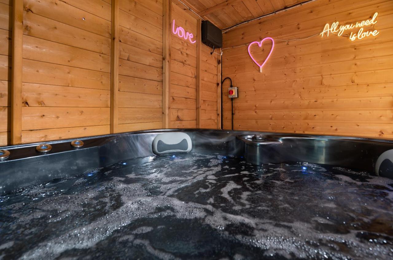 Perfect Couple Retreat To Unwind&Relax With Hottub Leilighet Peacehaven Eksteriør bilde